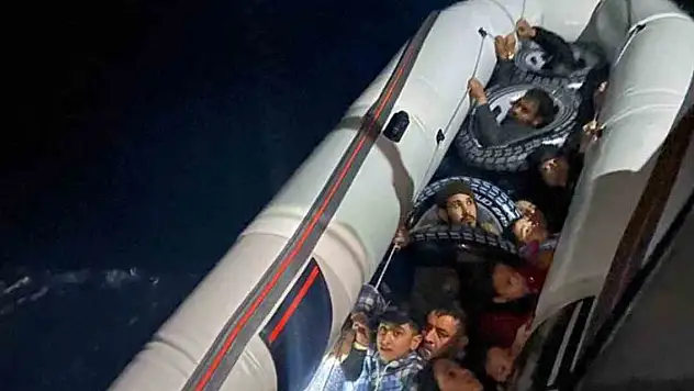 Batmakta olan düzensiz göçmenler kurtarıldı