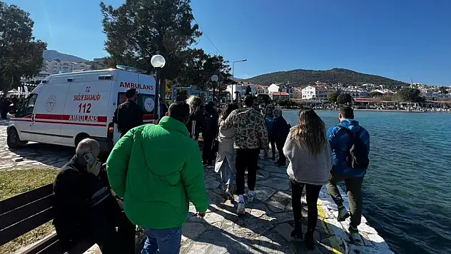 Fotoğraf çektirmek isterken denize düştüler