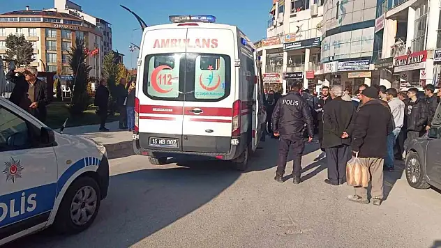 Seyir halindeki motosiklet yayaya çarptı: 2 yaralı