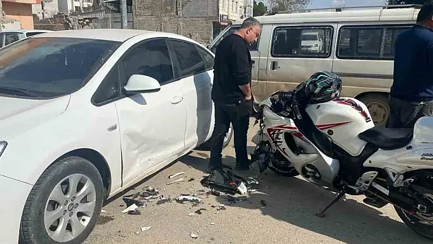 Otomobil ile motosiklet çarpıştı: 1 yaralı