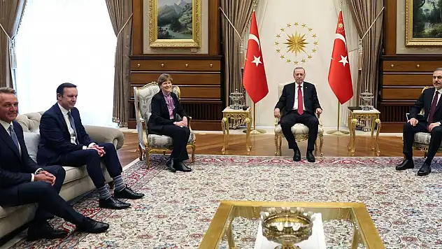 Cumhurbaşkanı Erdoğan, ABD'li Senatörler Shaheen ve Murphy'i kabul etti