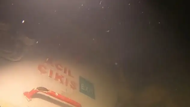 Batan geminin makine dairesinin girişi görüntülendi