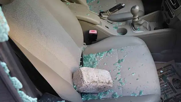 Alkollü şahıs mahalledeyi birbirine kattı