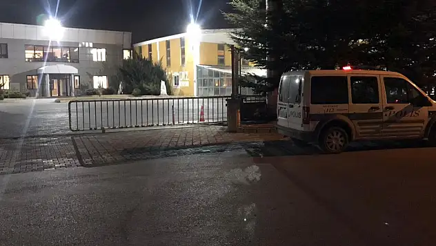 Fabrikada kafası yük asansörüne sıkışan işçi öldü