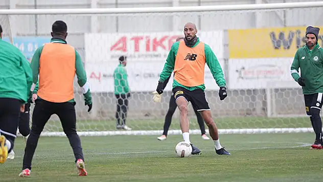 Konyaspor çabukluk çalıştı!