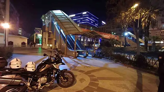 Üst geçitteki şüpheli paket ekipleri alarma geçirdi