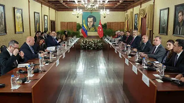 Dışişleri Bakanı Fidan, Venezuelalı mevkidaşı Gil ile görüştü