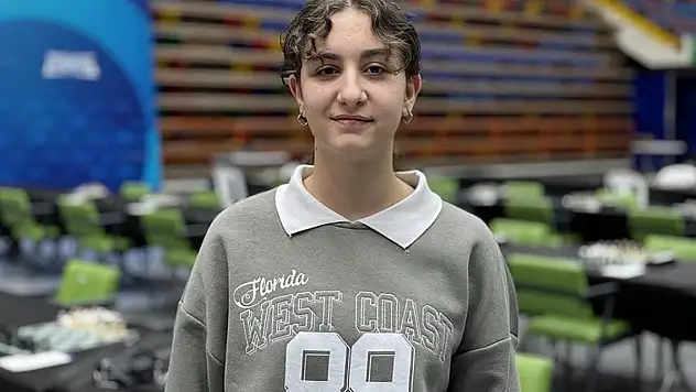 Konya'da satranç antrenörü babanın Türkiye şampiyonu kızı!