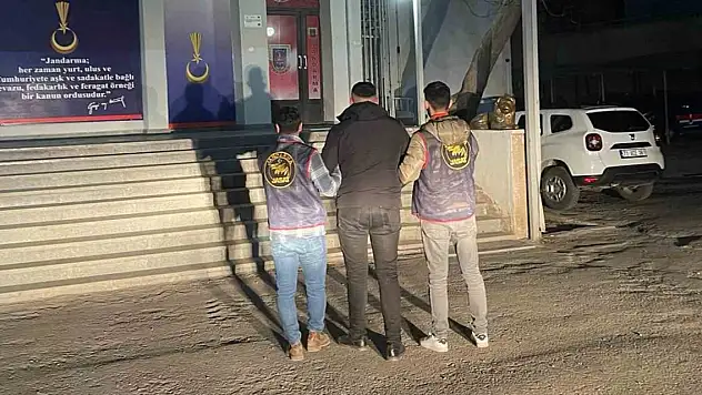 Trafik levhalarını hedef tahtasına haline getiren şahıs yakalandı
