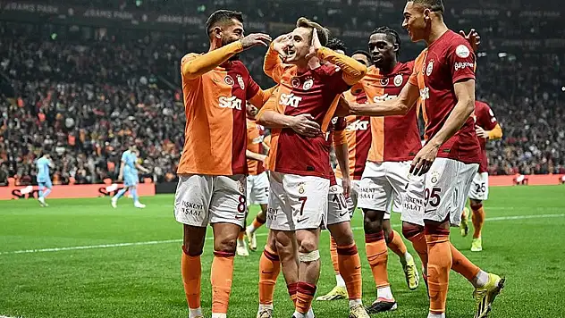 Galatasaray liderliğini sürdürdü