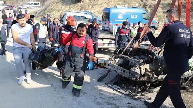 Dere yatağına düşen otomobil alev aldı: 1 ölü