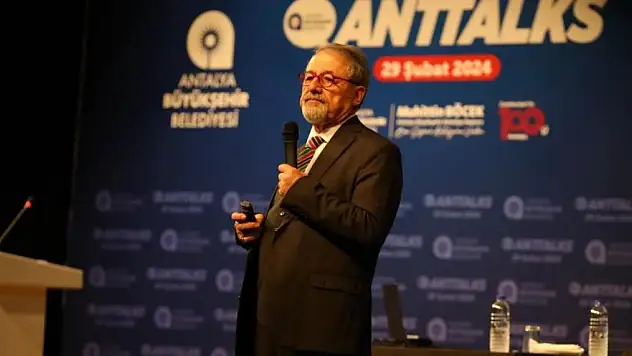 Prof. Dr. Naci Görür: 'Deprem siyaset üstüdür'