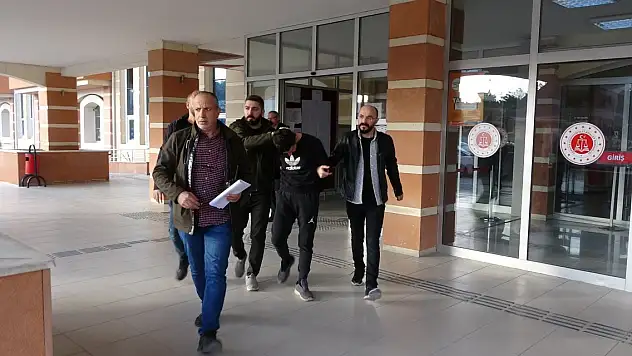 Uyuşturucu parası için babasının evini bastı, komşusunu öldürdü