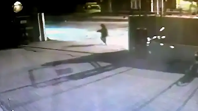 Polis merkezine pompalı tüfekle ateş açtı