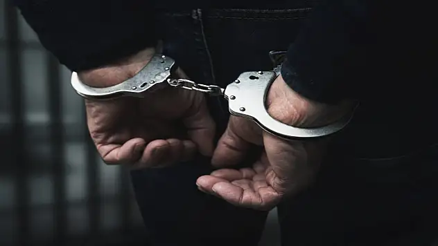 3'ü PKK, 1'i FETÖ üyesi 26 kişi yakalandı