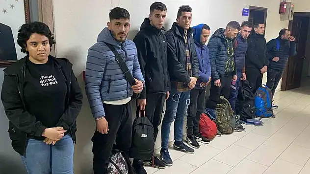 Gelibolu'da 13 kaçak göçmen yakalandı