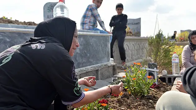 Cesedi portakal bahçesinde bulunan İpek'in annesi: Kızımı komplo kurup katlettiler