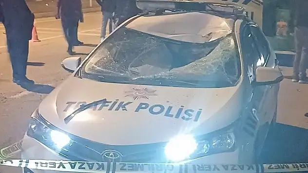 Kazaya karışan otomobil kaçarken polis memuruna çarptı: 1 şehit, 1 yaralı