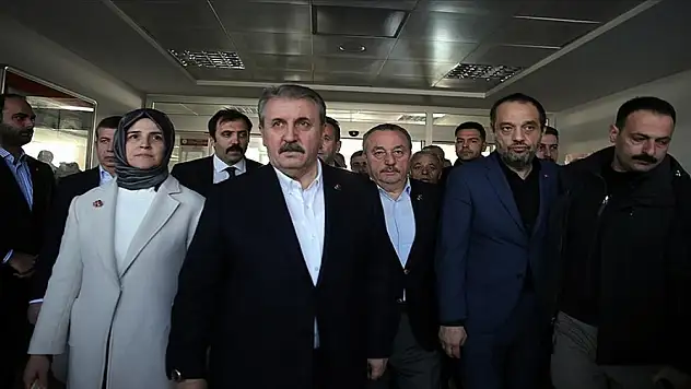 Trafik kazası geçiren BBP Genel Başkanı Destici, taburcu edildi