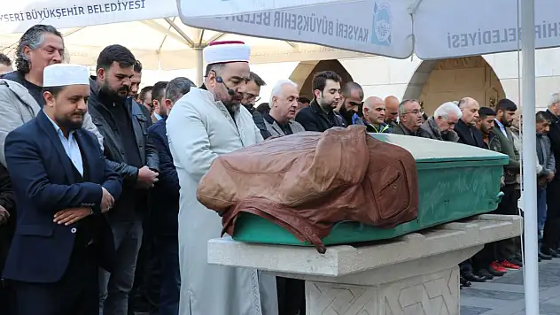 KAYSERİ Silahlı kavgada ölen oto yıkamacı, toprağa verildi