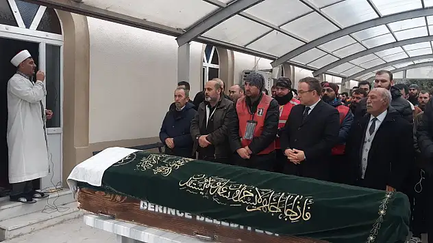 TIR'la çarpıştığı kazada ölen motokurye toprağa verildi