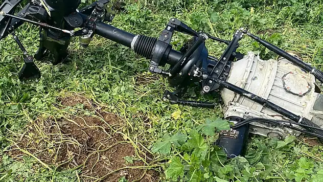 Araziye zorunlu iniş yapan askeri helikopter, bulunduğu yerden kaldırılamadı