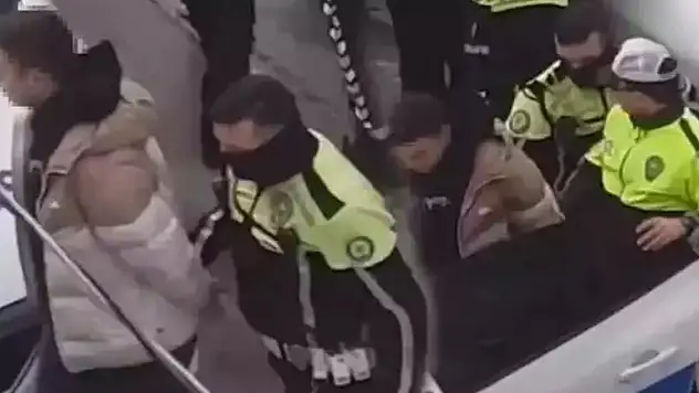 Polise çarpıp kaçtı! Bakın sebebi neymiş