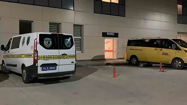 Otomobilin çarptığı elektrikli motosiklet sürücüsü hayatını kaybetti