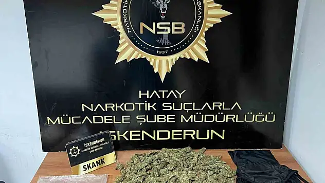 Şüpheli şahsın üzerinden skunk çıktı