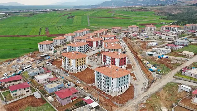 Nurdağı'nda 136 deprem konutu teslim edildi