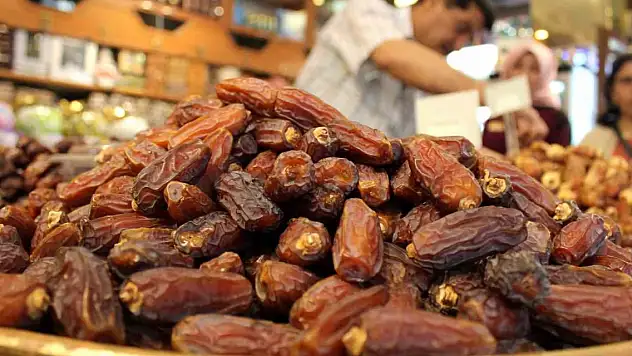 Ramazan ayının vazgeçilmezi hurma ve fiyatı