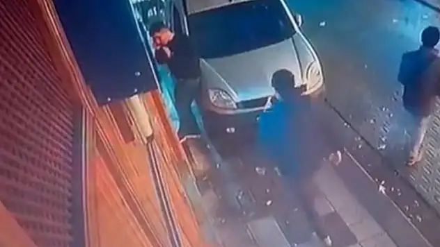 Silahla rastgele ateş etti