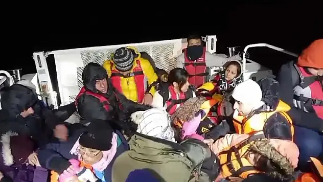 Çanakkale açıklarında 79 kaçak göçmen yakalandı