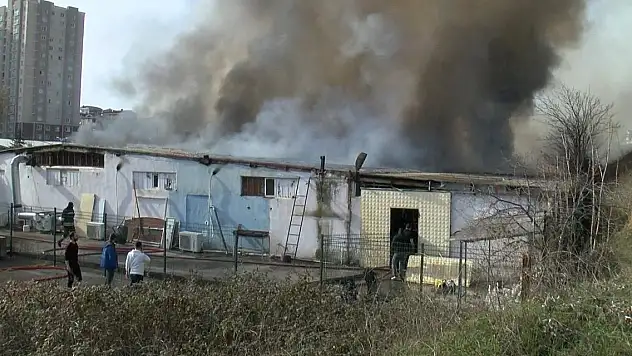 Seramik deposunda yangın çıktı