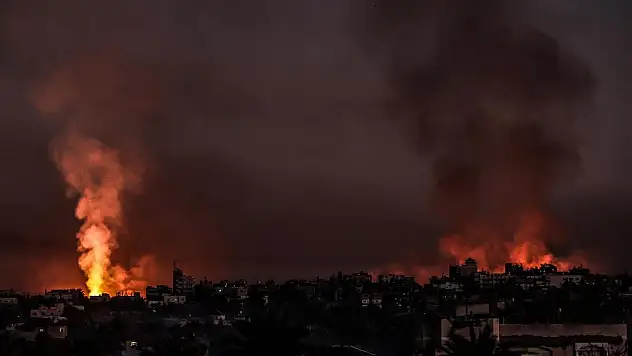 İsrail, ramazanın ilk gününde Gazze'de düzenlediği saldırılarda onlarca sivili öldürdü