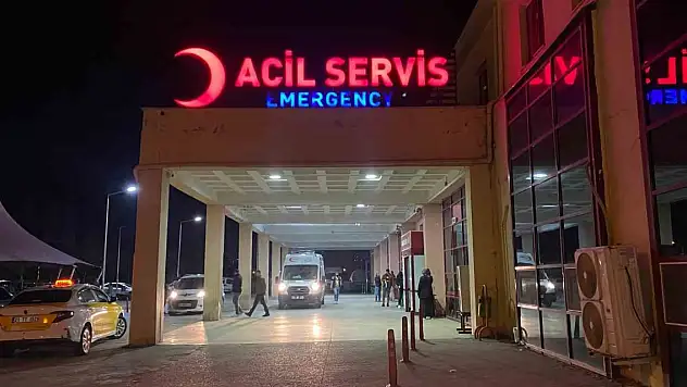 Diyarbakır'da 'kız kaçırma' kavgasında bıçak ve silahlar konuştu! 2'si ağır 5 yaralı