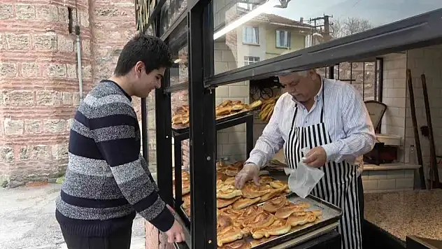 91 yıllık gelenek...İftarlık tabanca, kılıç ve testiler büyük ilgi görüyor
