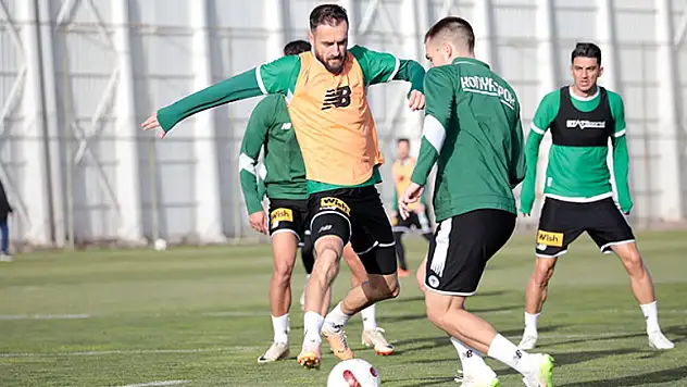 Konyaspor tempoyu arttırdı