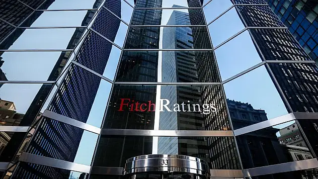 Fitch, bu yıla ilişkin küresel ekonomik büyüme tahminini yükseltti