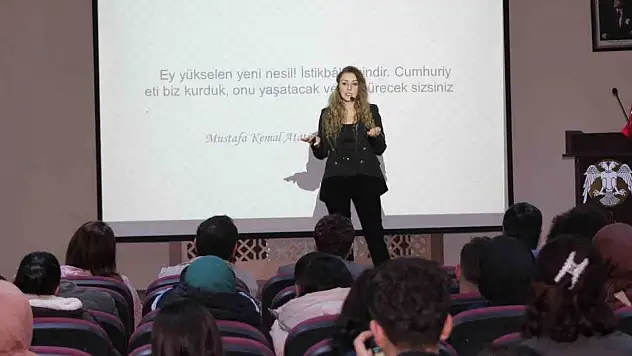 Karapınar'da 'Hızlı Okuma ve Teknikleri' konulu konferans