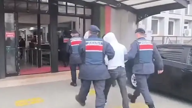 İran'da yasa dışı bahis oynatan organize suç örgütü elebaşı, 'Kartel-6' operasyonuyla yakalandı