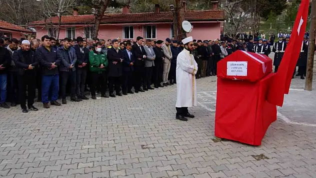 Kazada ölen uzman çavuşa Karaman'da acı veda