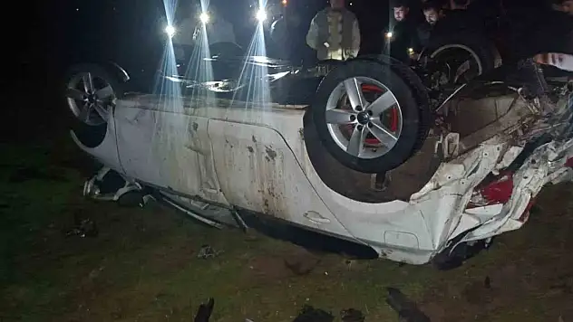 Elazığ'da otomobil takla attı: 2 yaralı