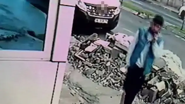 Polis süsü verip 285 bin lira değerinde ziynet eşyası çaldılar