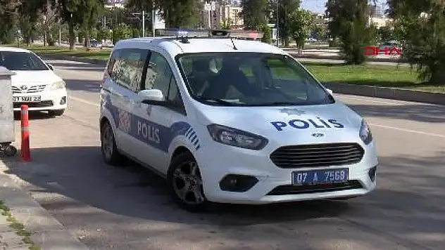 Gece yemek götürdüğü babasını sabah ölü buldu