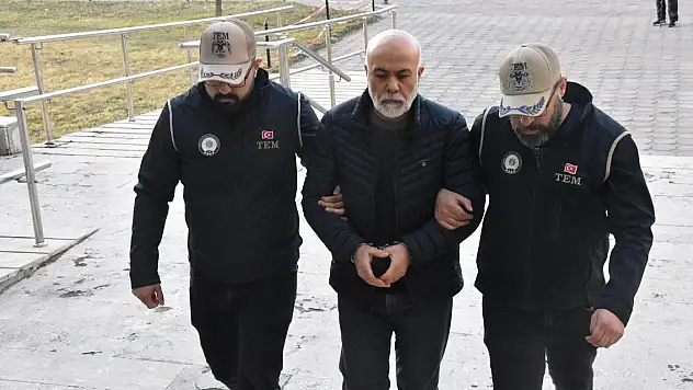 FETÖ firarisi eski vali Pek yakalandı