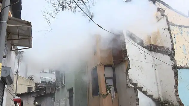 İstanbul Fatih'te 3 katlı binada yangın : 1 ölü