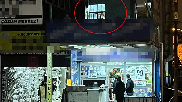 Polisin 'dur' ihtarına uymayıp kaçan sürücü, bir iş yerine girip başına tabanca dayadı