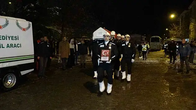 Kazada şehit olan Bingöllü polis son yolculuğuna uğurlandı