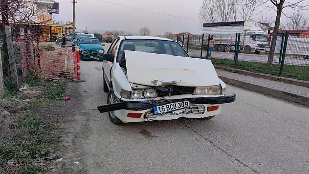 Bursa'da iki otomobil çarpıştı: 7 yaralı